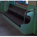 Régi orosz metróból származó hosszú ülés-szett, króm oldal-kapaszkodóval (alsó váz nélkül) + ülés feletti hosszú kapaszkodó elem kompletten  /ARV2022468